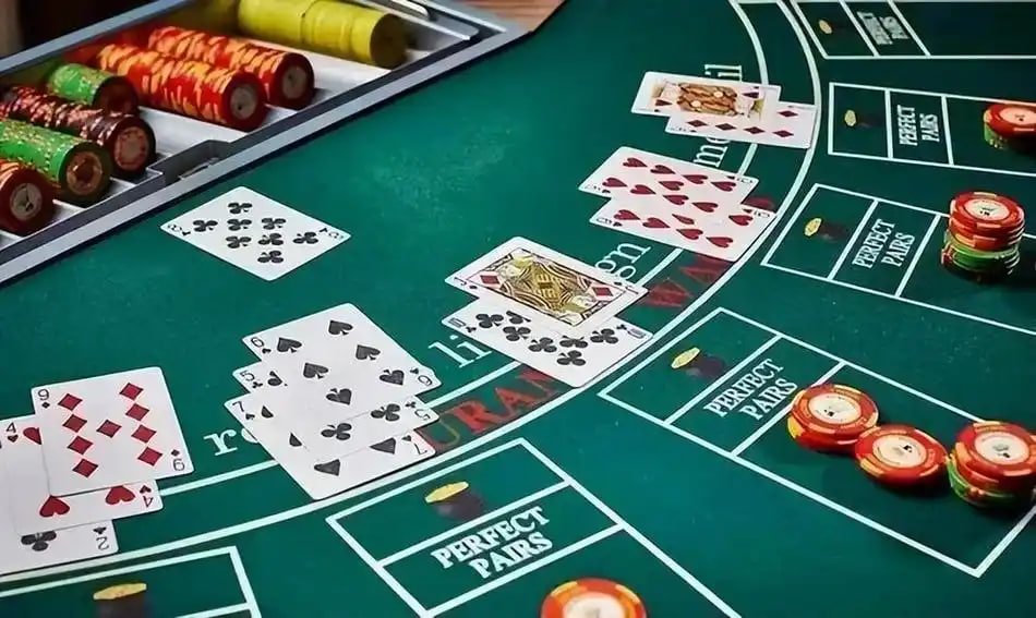 nomor hongkong dealer preparing shoe for Casino Hold'em deal